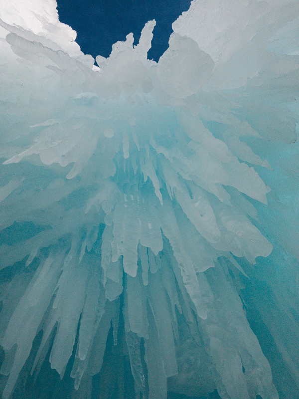 ice-castles-colorado-dillon-2018-Jan-03.jpg